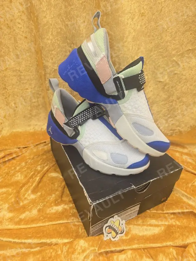 Travis Scott LX Trunner — Nike — Revault Studio